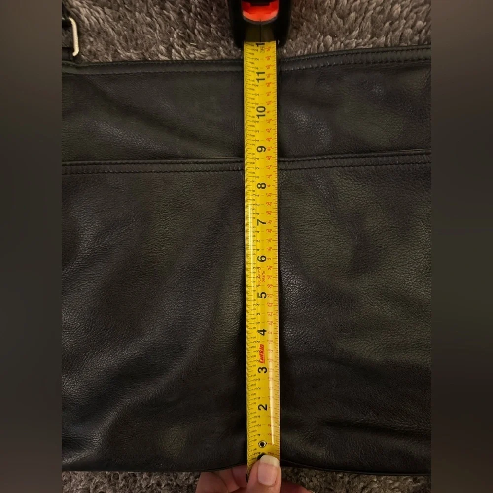 MARGOT Black Leather Zipper Crossbody